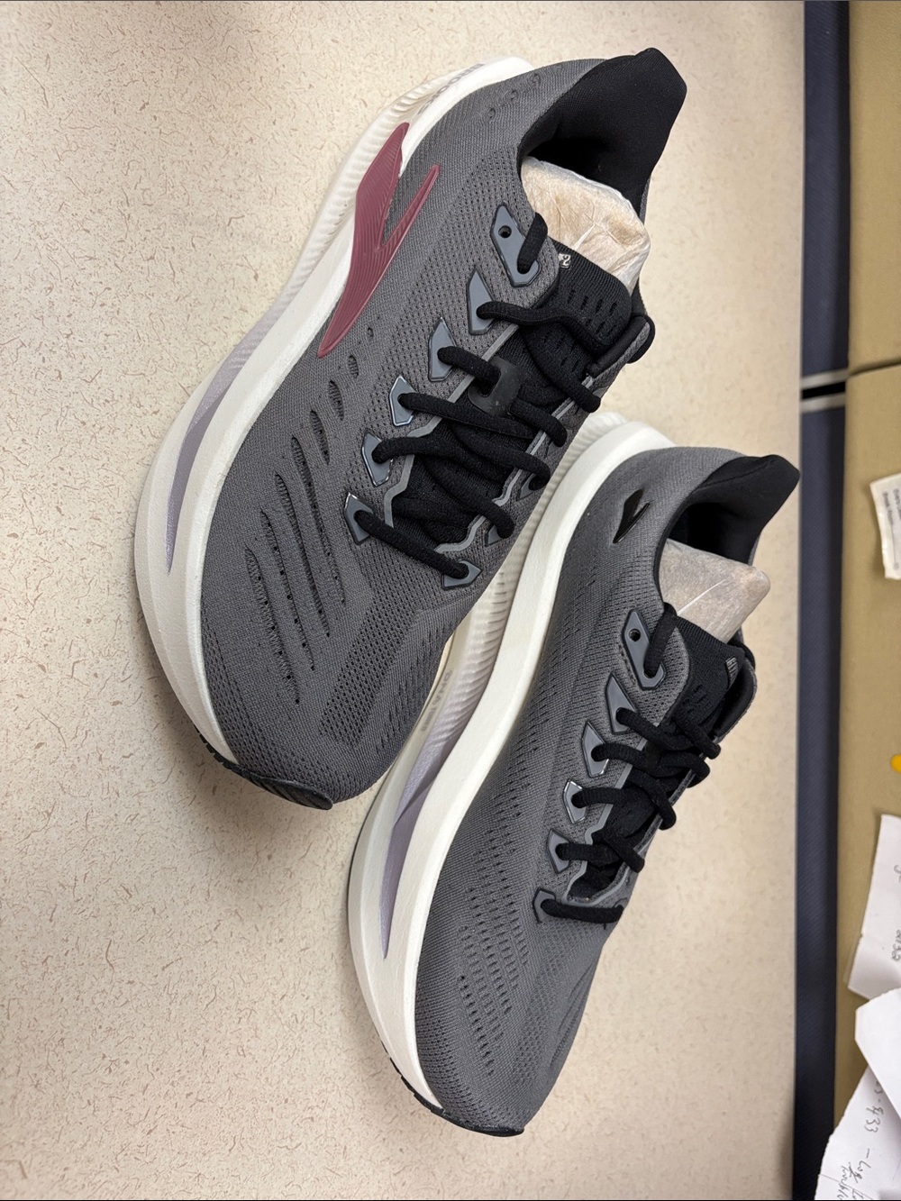 Brooks Gray and Black Women's Running Shoes - Picture 2 of 6
